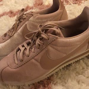 Brand New Nike Pink Velvet Cortez Womens 7.5